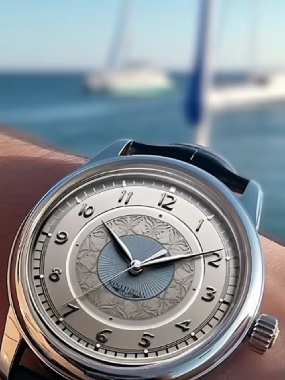 New Exquisite Elegant Men’s Watch Minimalist Cool Fashion Quartz Watch